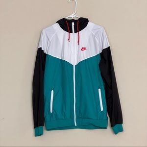 Nike Windrunner windbreaker zip up jacket - men’s L